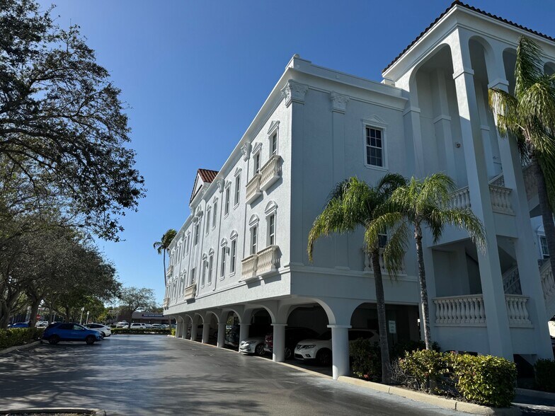 More Photos Of 130 9th St N, Naples Medical For Sale