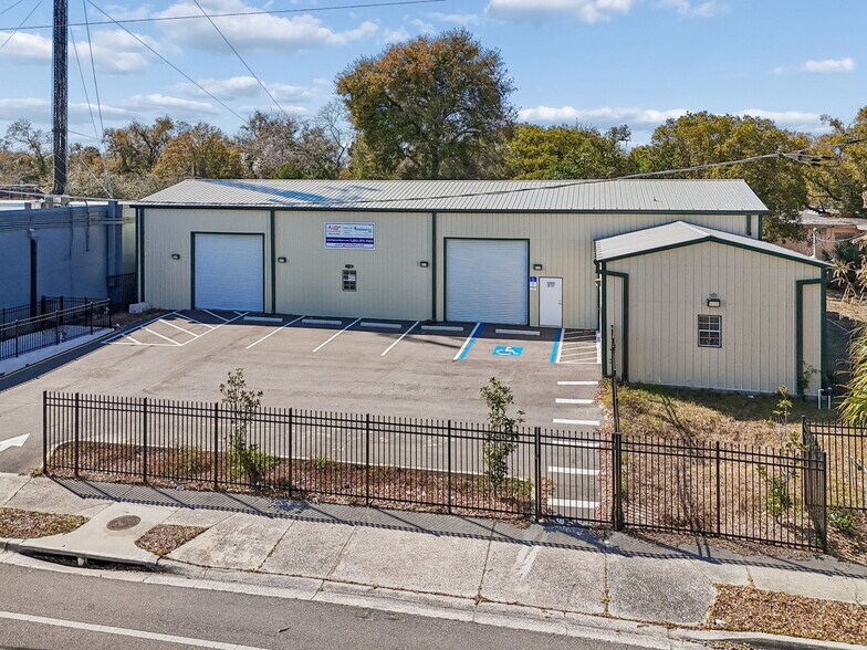 More Photos Of 2820 N 34th St, Tampa Warehouse For Lease
