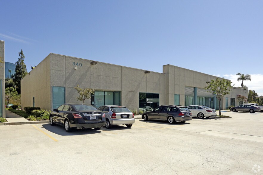 More Photos Of 940 Enchanted Way, Simi Valley Warehouse For Lease
