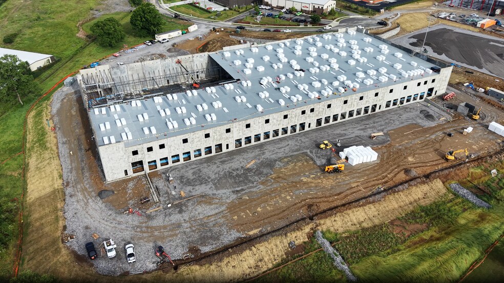 More Photos Of 230 Innovation Way, Hendersonville Warehouse For Lease