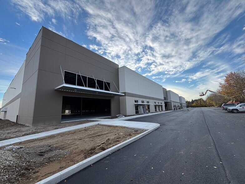 More Photos Of 2750 Barley Rd, Valparaiso Light Distribution For Lease