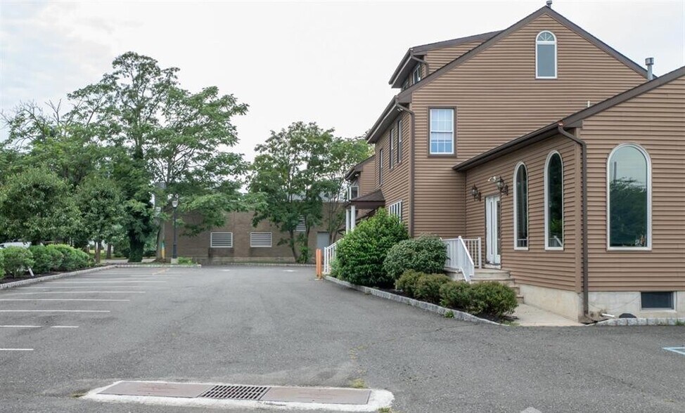 More Photos Of 220 Forsgate Dr, Jamesburg Loft Creative Space For Lease