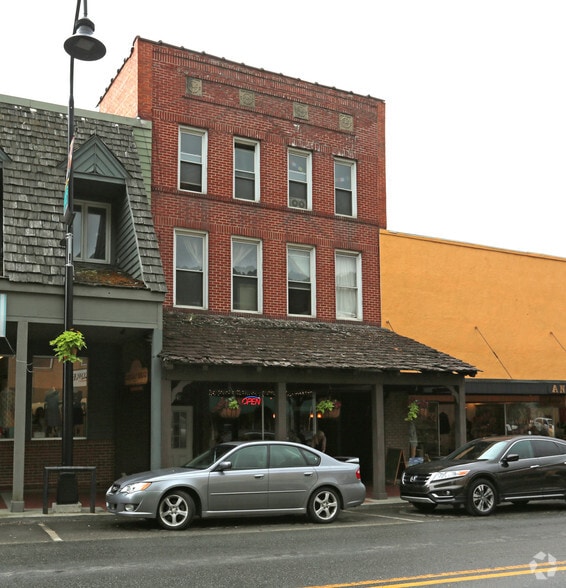 Primary Photo Of 627 W King St, Boone Restaurant For Lease