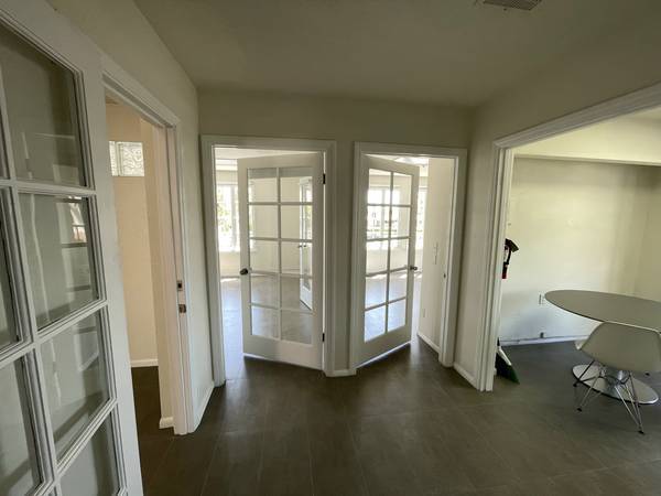 More Photos Of 1276 N Palm Canyon Dr, Palm Springs Medical For Lease