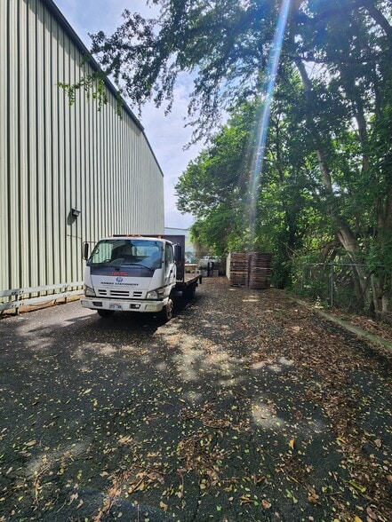 More Photos Of 99-1418 Koaha Pl, Honolulu Light Manufacturing For Sale