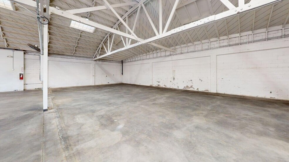 More Photos Of 415 E 10th St, Pittsburg Warehouse For Sale