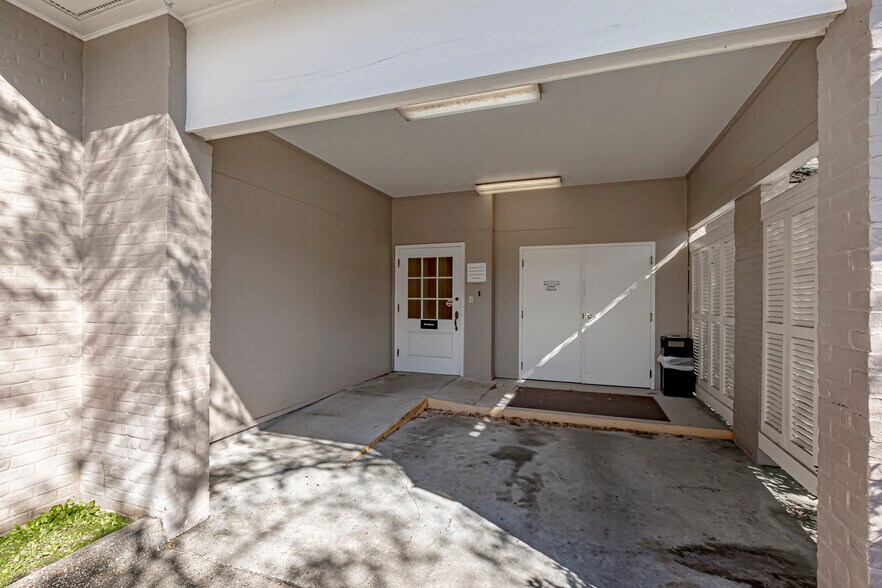 More Photos Of 8425 Cumberland Pl, Baton Rouge Medical For Lease