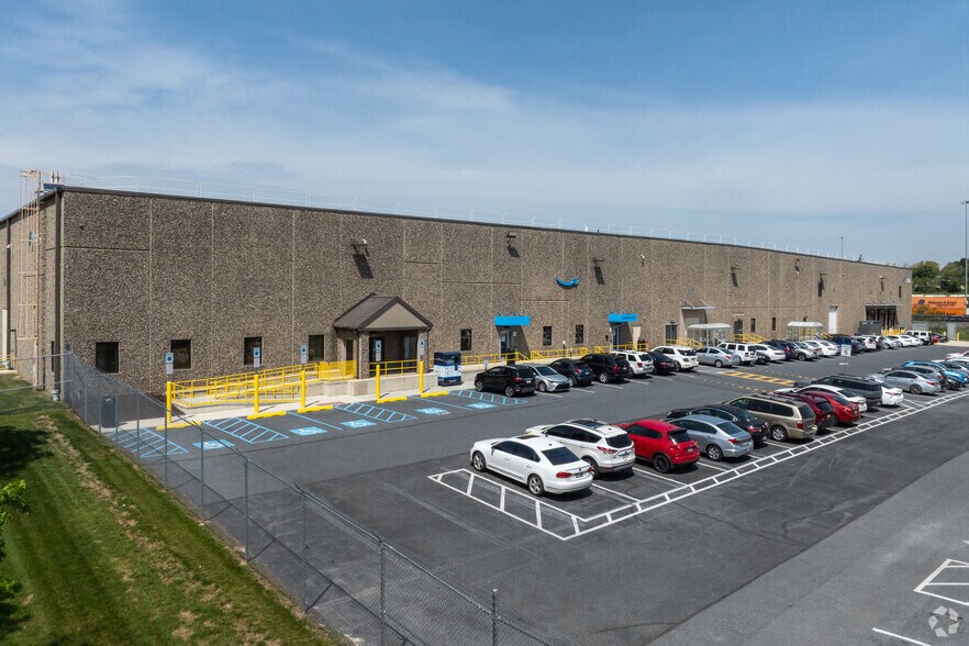 Primary Photo Of 7125 Grayson Rd, Harrisburg Distribution For Lease