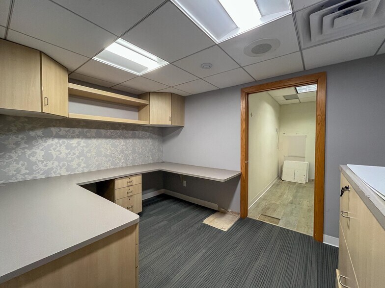 More Photos Of 101 1st Ave SW, Rochester Hotel For Lease