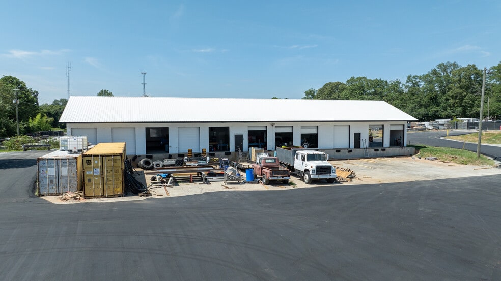 More Photos Of 5 Haynie St, Newnan Warehouse For Lease