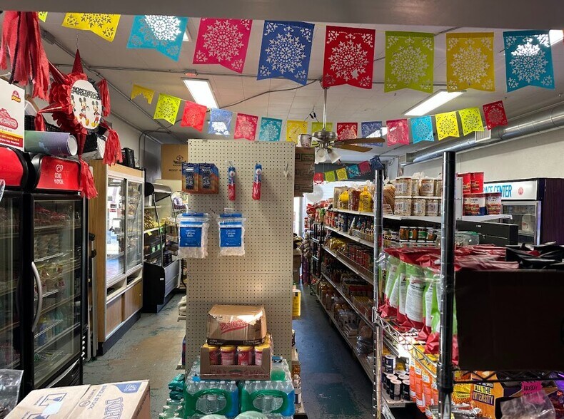 More Photos Of 836 S Broad St, Commerce Freestanding For Sale