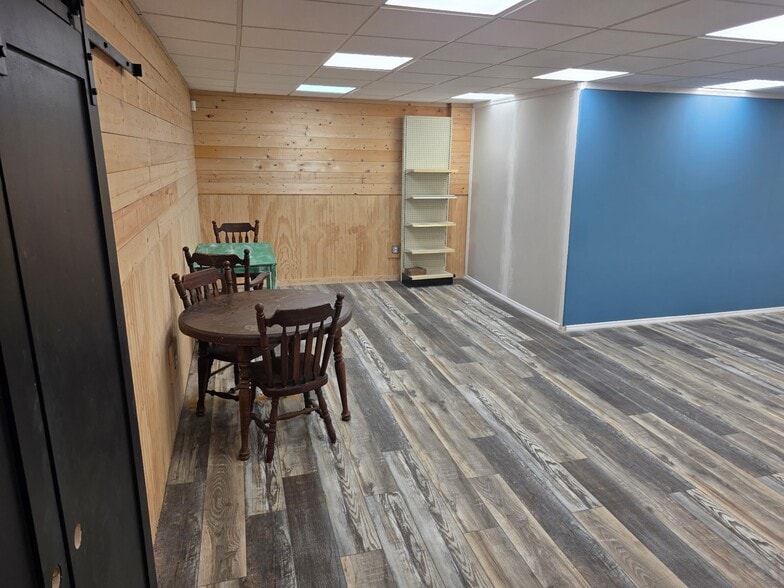 More Photos Of 2001 9th St, Bradenton Freestanding For Lease