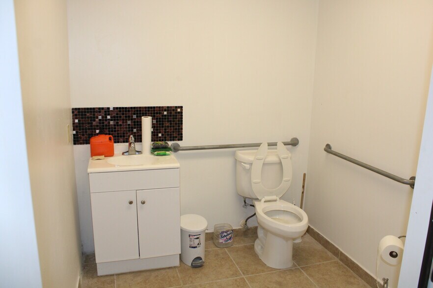 More Photos Of 12821 Commerce Lakes Dr, Fort Myers Industrial For Sale
