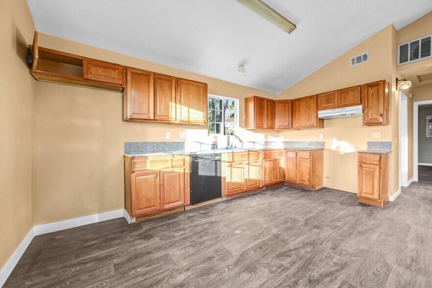 More Photos Of 1380 Glen Ave, Pasadena Apartments For Sale