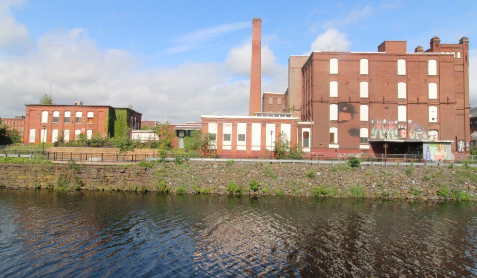 More Photos Of 195 Appleton St, Holyoke Manufacturing For Sale