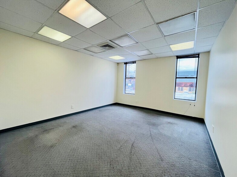 More Photos Of 220-05 Jamaica Ave, Queens Village Medical For Lease