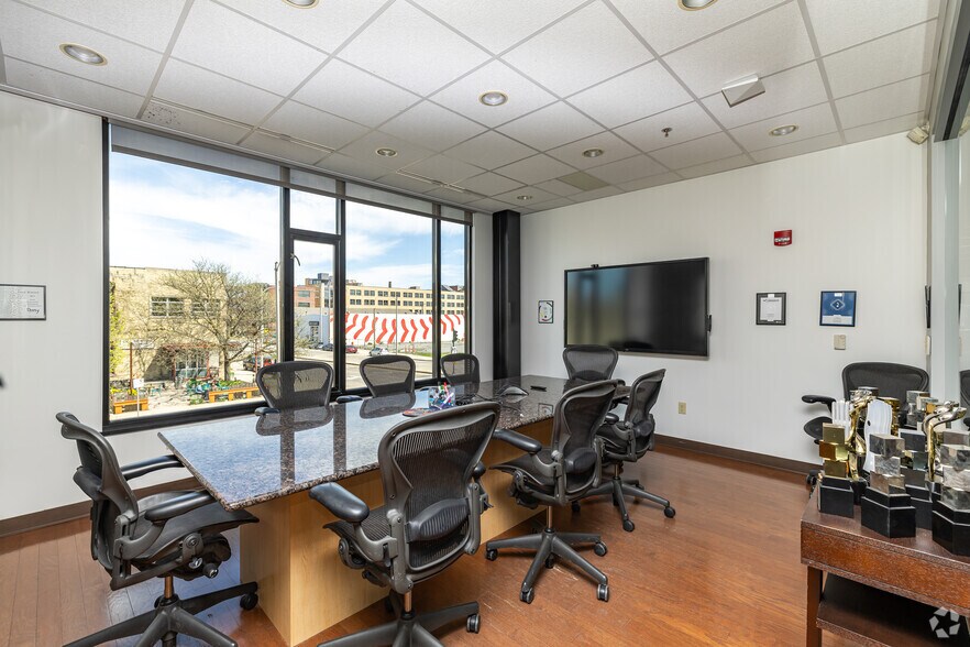 More Photos Of 161 S 1st St, Milwaukee Loft Creative Space For Lease