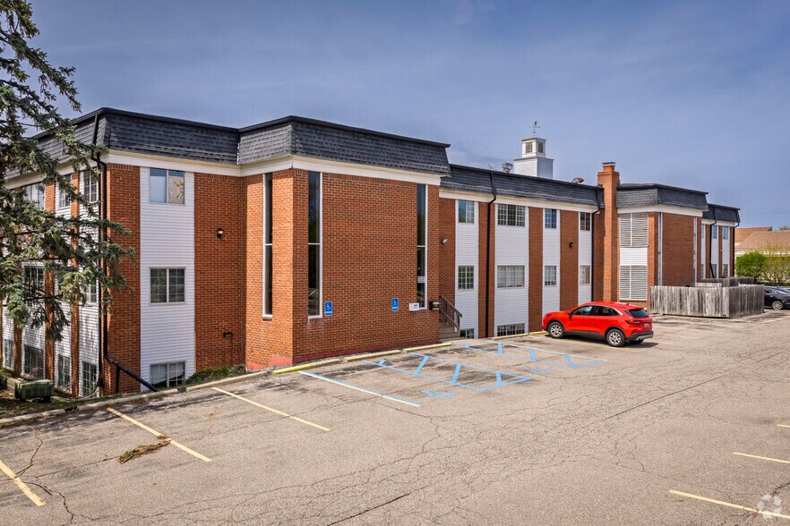 More Photos Of 32969 Hamilton Ct, Farmington Hills Office For Sale