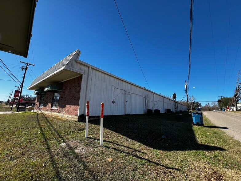 More Photos Of 1101 W Commerce St, Buffalo Storefront Retail Office For Sale