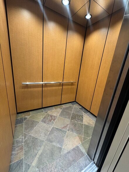 More Photos Of 932-936 Southwood Blvd, Incline Village Loft Creative Space For Lease