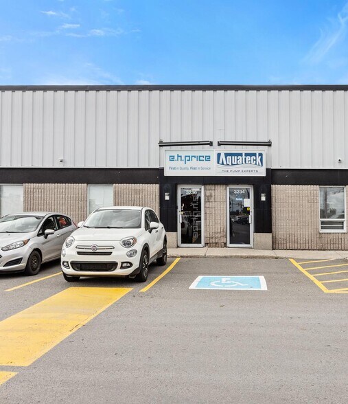 More Photos Of 3234-3246 Hawthorne Rd, Ottawa Warehouse For Lease