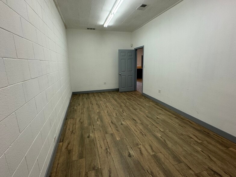 More Photos Of 6262 Beach Blvd, Buena Park Office Residential For Sale