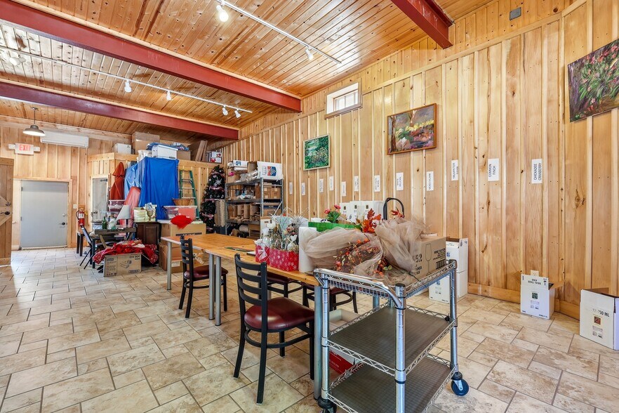 More Photos Of 196 S Main St, Potosi General Retail For Sale