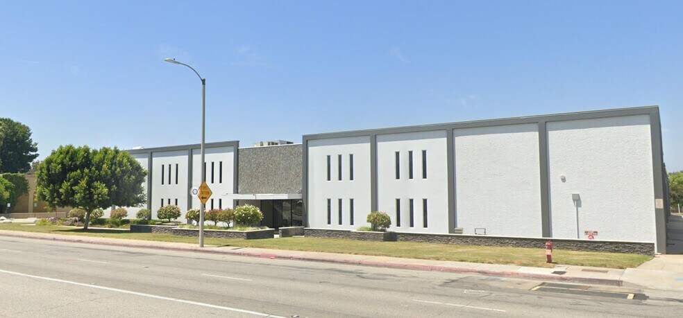 More Photos Of 17055 E Gale Ave, City Of Industry Manufacturing For Lease