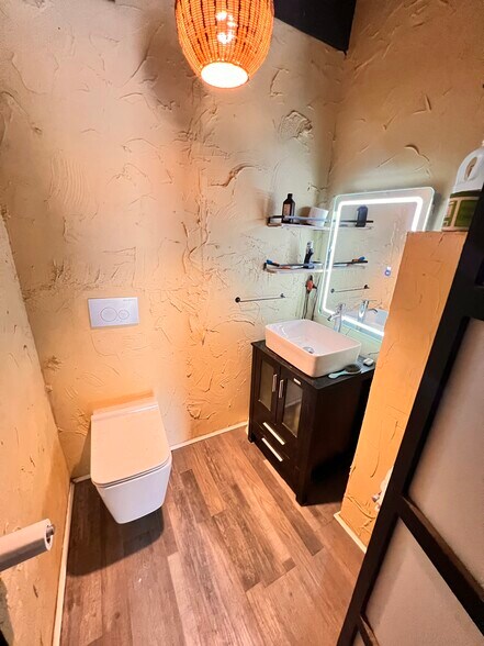 More Photos Of 205 S Main St, Bethel Freestanding For Sale