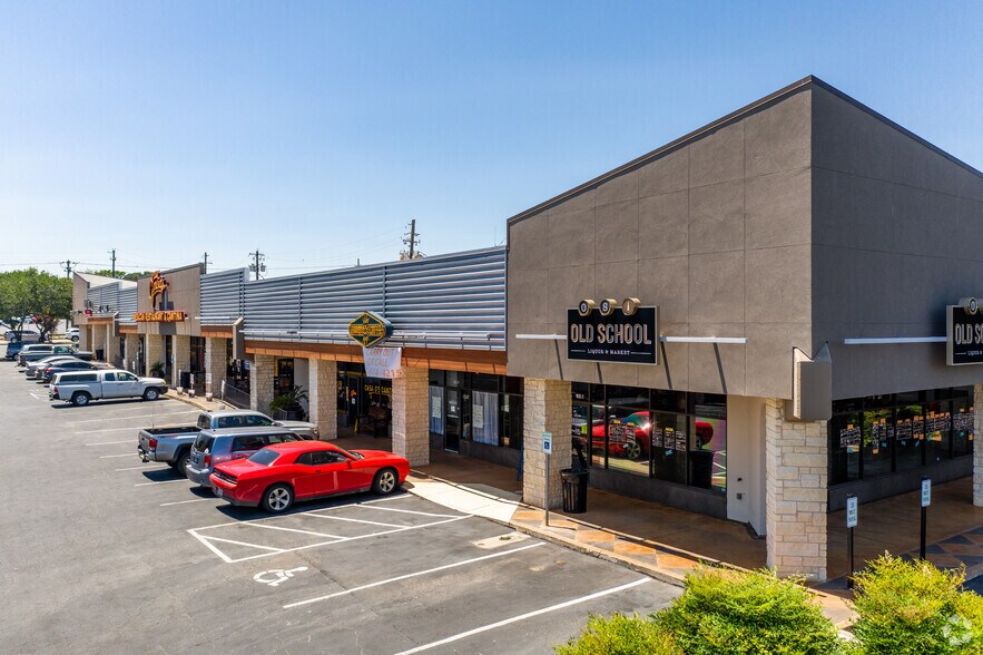 More Photos Of 1901 W William Cannon Dr, Austin Freestanding For Lease