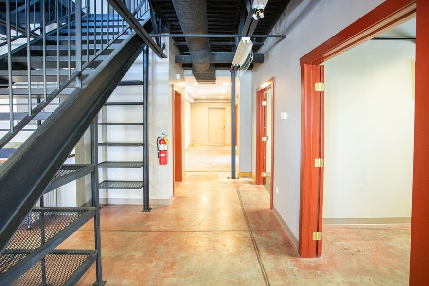 More Photos Of 15334 E Hinsdale Cir, Centennial Light Manufacturing For Lease