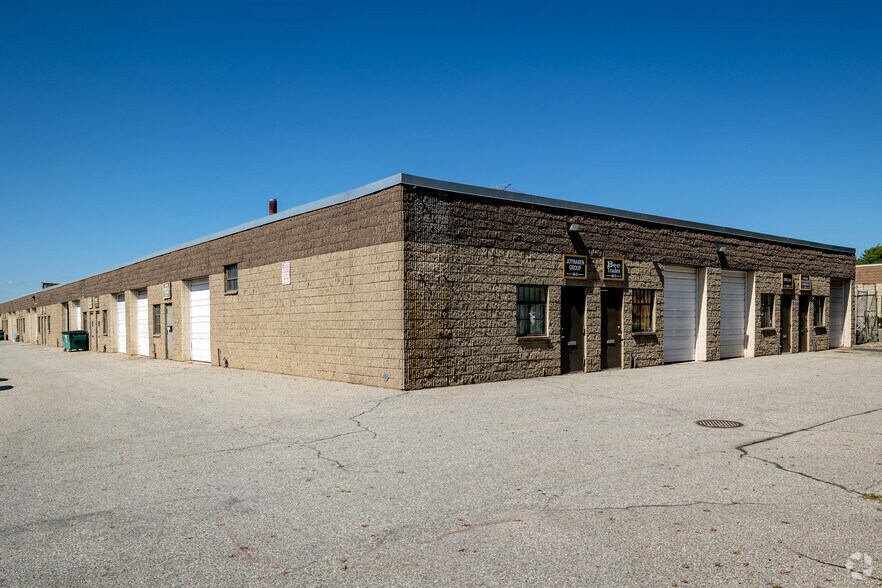 Primary Photo Of 40 Corbin Ave, Bay Shore Warehouse For Lease