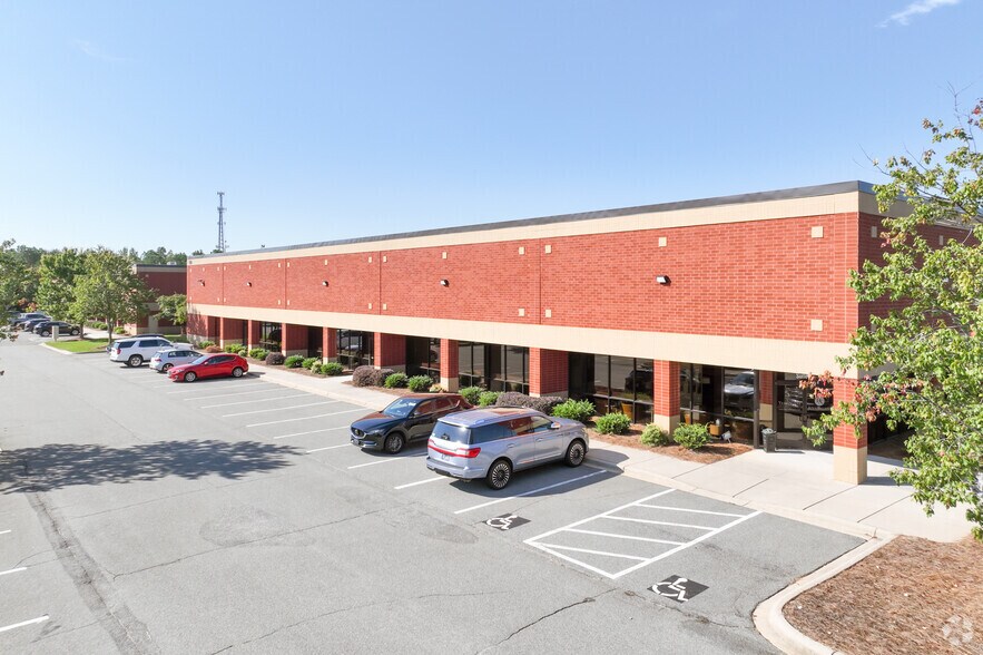 More Photos Of 128 Talbert Rd, Mooresville Unknown For Lease