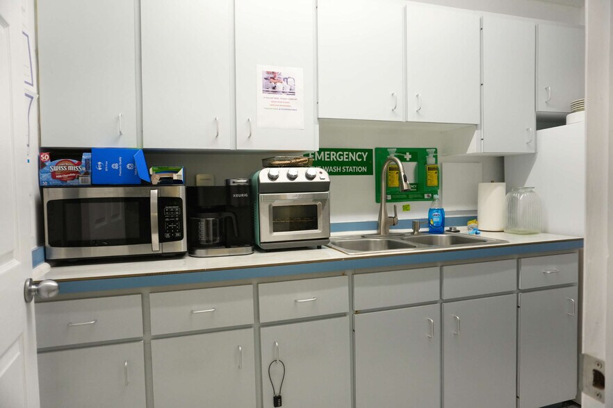 More Photos Of 1617 S Tuttle Ave, Sarasota Medical For Sale