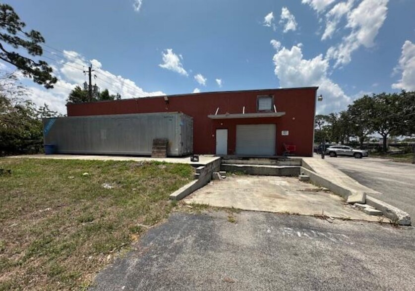 More Photos Of 205 S Wickham Rd, Melbourne Warehouse For Lease
