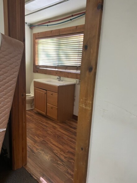 More Photos Of 8393 N Lake Blvd, Kings Beach Showroom For Sale