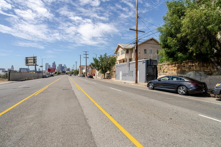 More Photos Of 1323-1325 Broadway, Los Angeles Office For Sale