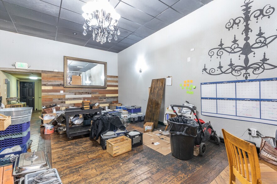 More Photos Of 835-837 Texas St, Fairfield Storefront For Lease