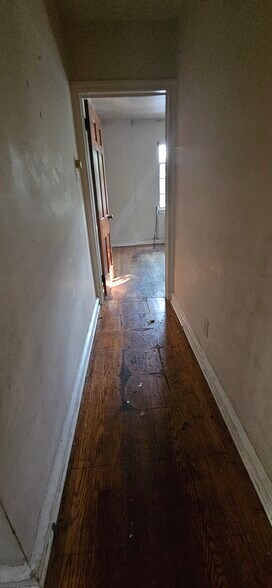 More Photos Of 9 E 44th St, Wilmington Office Residential For Sale