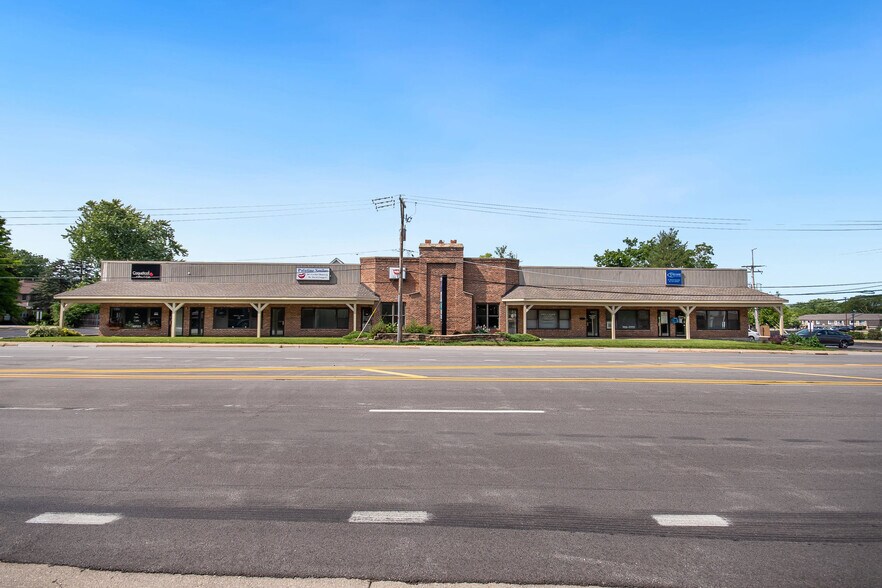 Primary Photo Of 4880 W Euclid Ave, Palatine General Retail For Sale