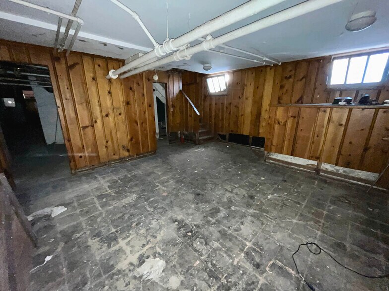 More Photos Of 3818 Roland Ave, Baltimore Office Residential For Sale