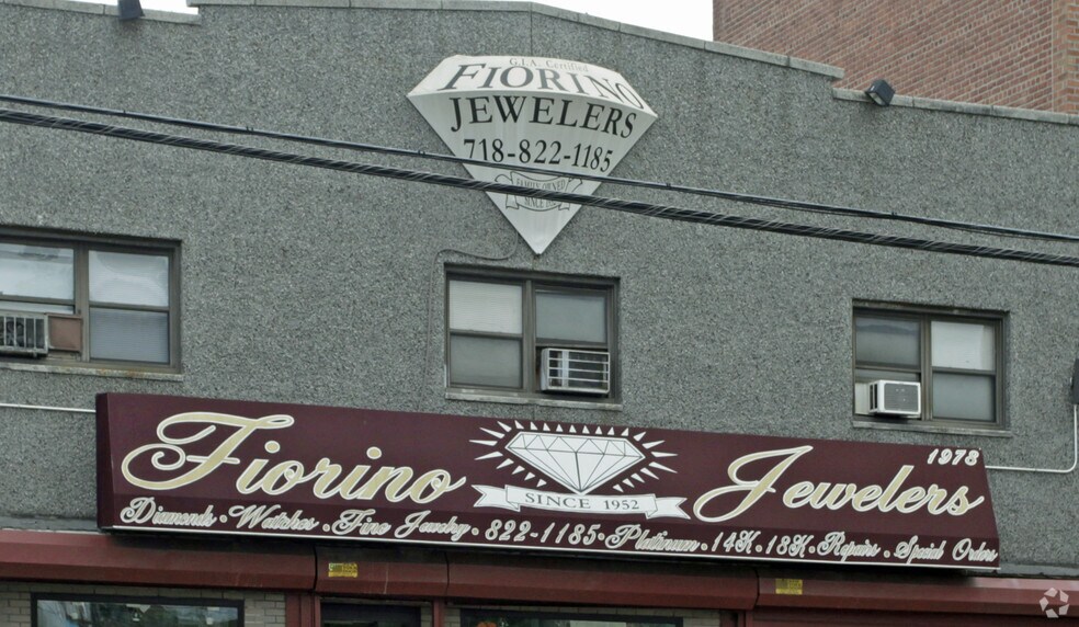 Primary Photo Of 1978 Williamsbridge Rd, Bronx Storefront Retail Office For Lease