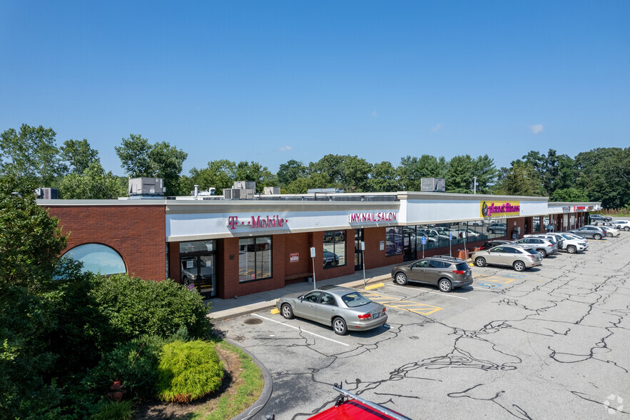 Primary Photo Of 1800 Mendon Rd, Cumberland Restaurant For Lease