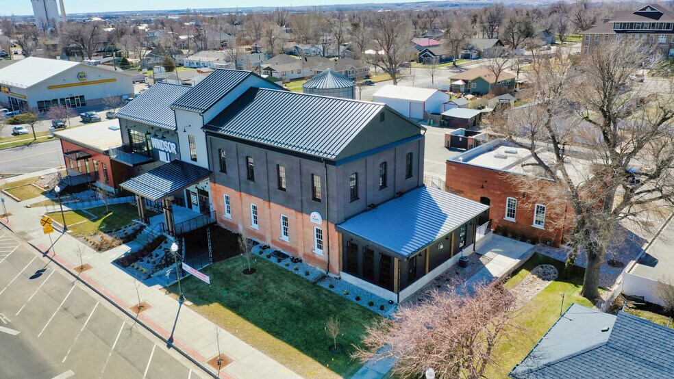 More Photos Of 301 Main St, Windsor Restaurant For Lease