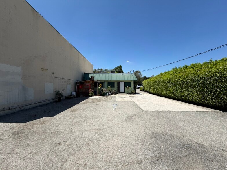 More Photos Of 480 S Rosemead Blvd, Pasadena Office For Sale