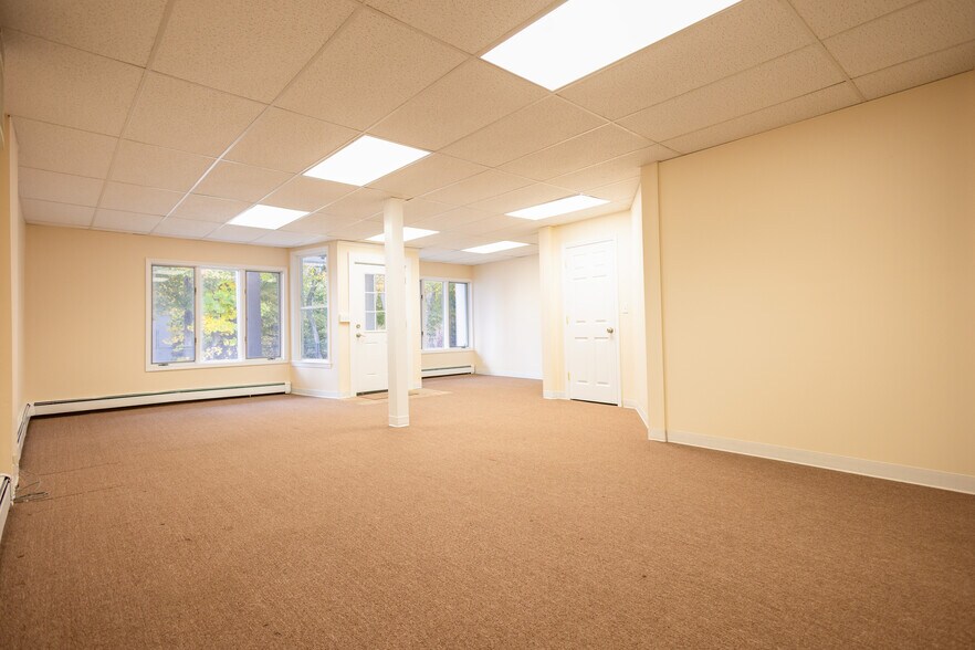 More Photos Of 33 Union St, East Walpole Storefront Retail Residential For Lease