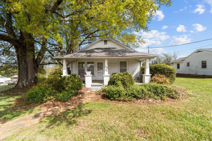 More Photos Of 313 E King St, King Land For Sale