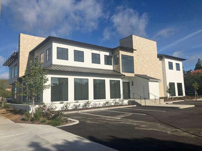More Photos Of 420 Pennsfield Pl, Thousand Oaks Medical For Lease