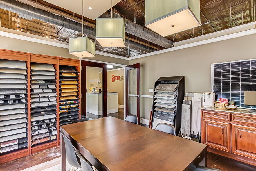 More Photos Of 1334 Walnut St, Jacksonville Office For Lease