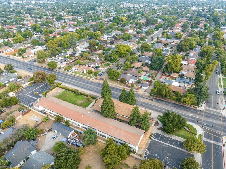 More Photos Of 101 W Clinton Ave, Fresno Specialty For Sale